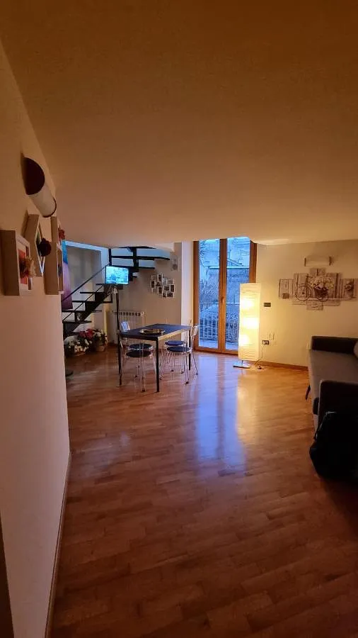 Apartamento de vacaciones para 5 personas, con balcón y jacuzzi, Familias con niños - 1