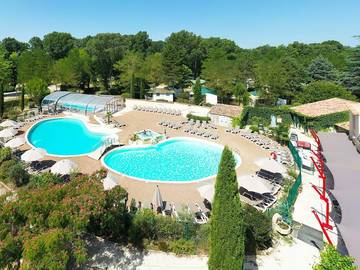 Gîte pour 4 personnes, avec jacuzzi à Dauphin (homonymie)