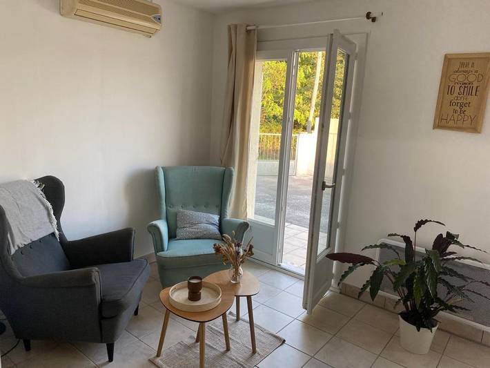 Gîte pour 2 personnes, avec terrasse et jardin à Soussans