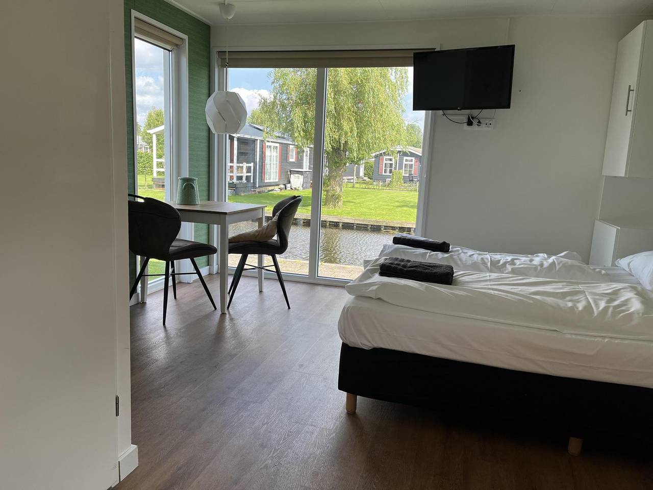 Chaletpark Kroondomein Giethoorn — Studio aan de gracht | 2 personen in Giethoorn, Nationaal Park Weerribben-Wieden