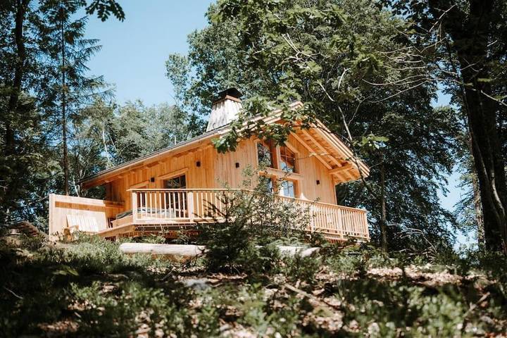 Ferienhaus für 2 Personen, mit Balkon und Whirlpool sowie Terrasse und Garten