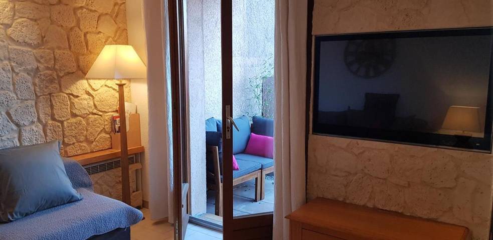 Gîte pour 3 personnes, avec Terrasse ainsi que Jardin et Vue dans Thermes de Gréoux les Bains - 4