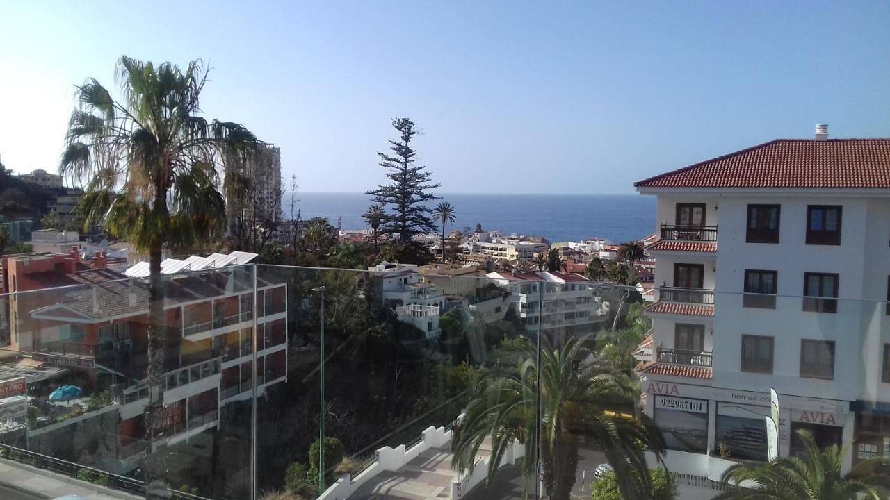 Aparthotel para 10 personas con piscina in Puerto de la Cruz, Tenerife Norte
