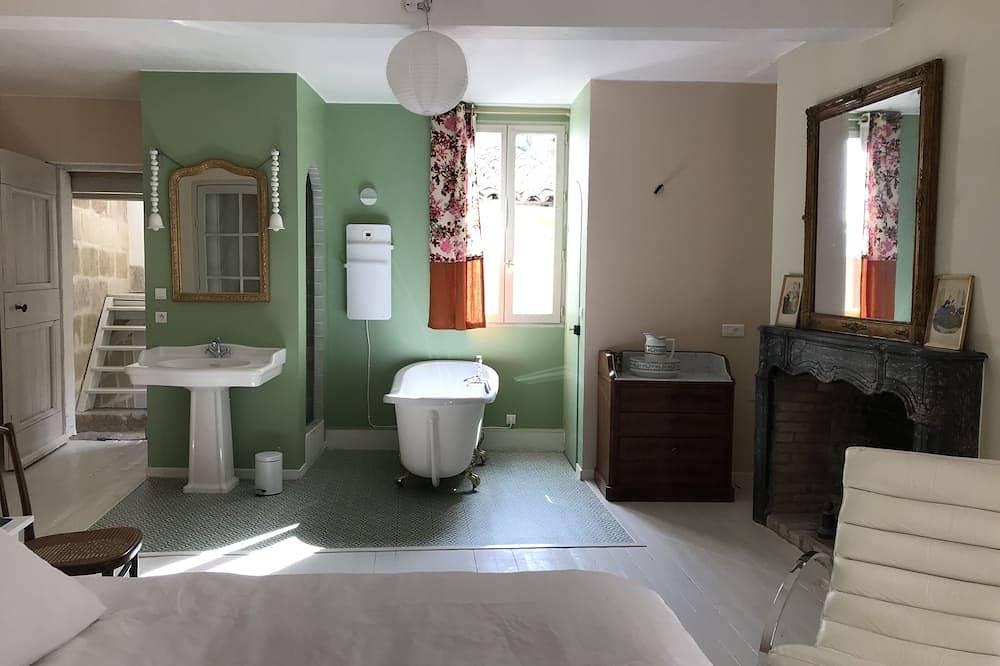 Beautiful medieval home, nestled in the heart of the his in Sommières, Région de Nîmes