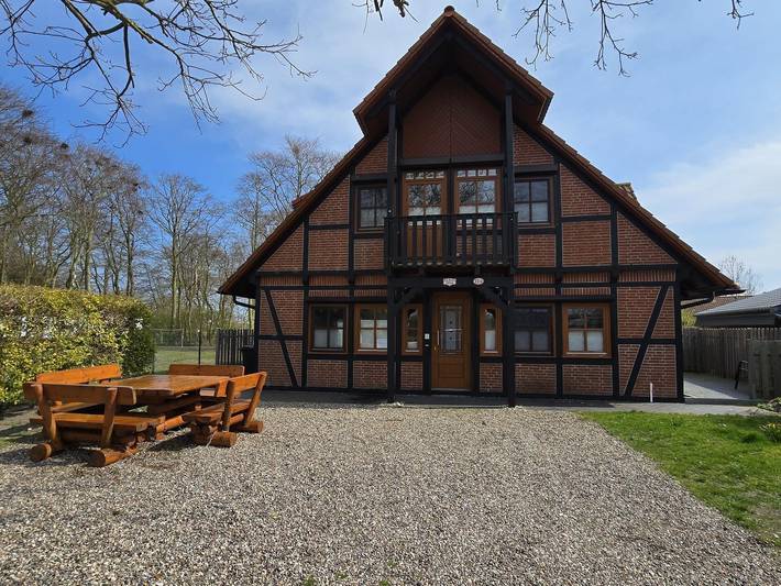 Ferienhaus für 6 Personen, mit Balkon und Terrasse sowie Garten in Fehmarnsund