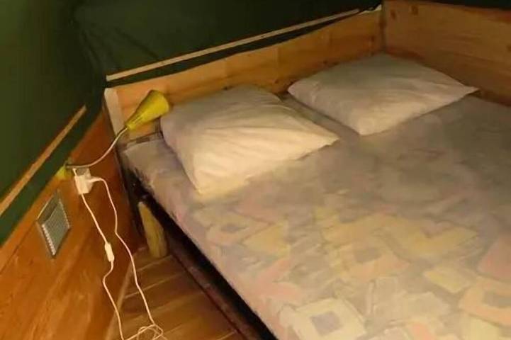 Wohnwagen für 4 Personen, mit Terrasse - 1