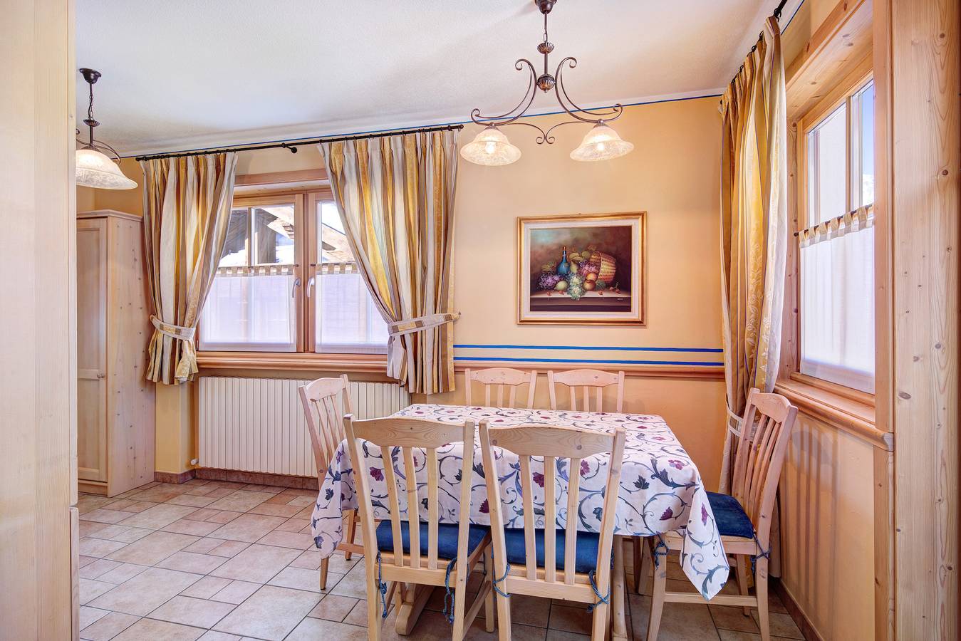 Entire apartment, Chalet Betty Apartment Sgembro with Mountain View in Livigno (Town), Livigno