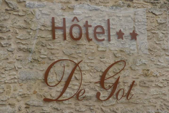 Hôtel pour 3 personnes, avec balcon à Villandraut