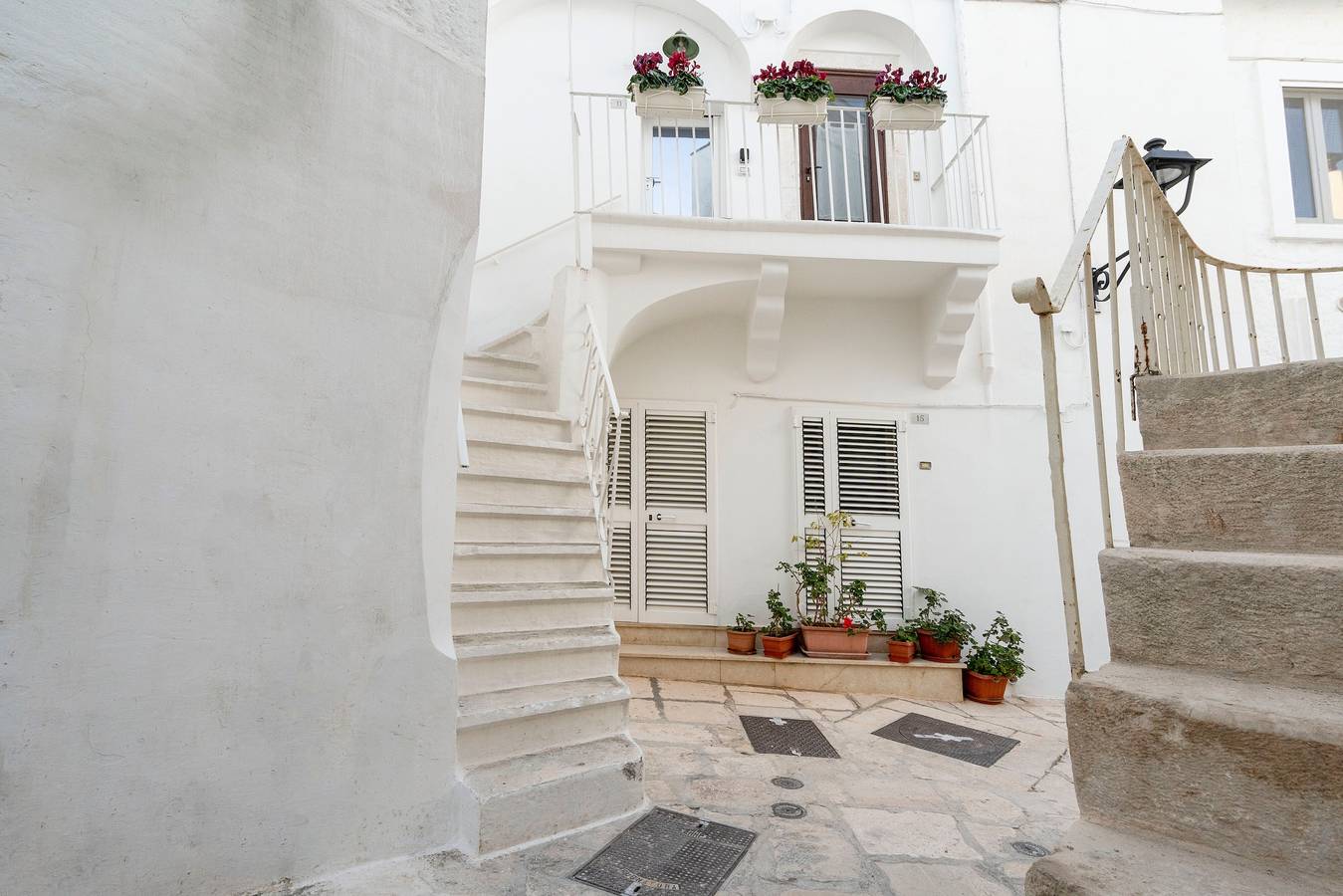 Appartamento intero, Appartamento 'Casa Manca' con terrazza privata, Wi-Fi e aria condizionata in Locorotondo, Provincia di Bari