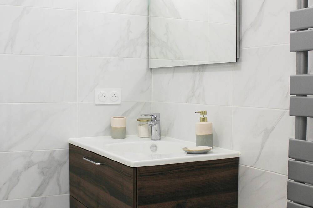 Ganze Wohnung, Spacious 2-bedroom near Paris in Clichy, Hauts-de-Seine