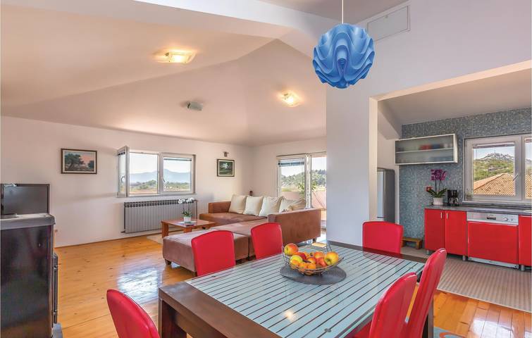 Ganze Ferienwohnung, Charmante 2-Zimmer-Wohnung mit Terrasse in der Nähe der Neretva in Rogotin, Dubrovnik-Neretva