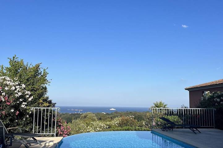 Villa pour 8 personnes, avec piscine et jardin à Villeneuve-Loubet