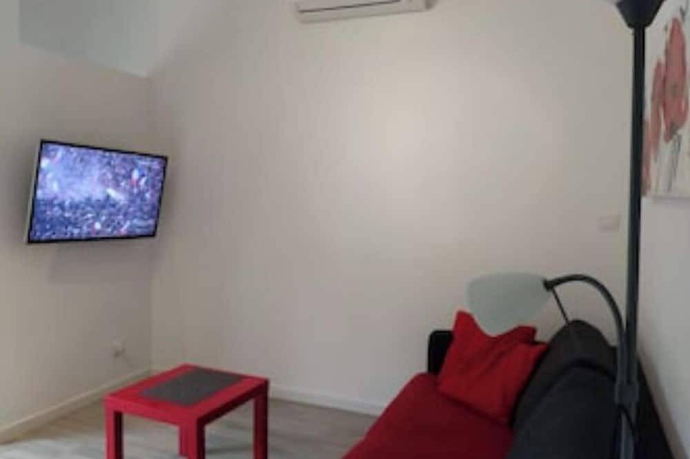 Apartamento entero, T2 les Cigales Tout Équipé au 1er Étage, Gite Les Cigales in Gémenos, Marsella region