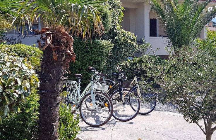 Entire apartment, Two bedroom apartment with terrace and sea view Barbat, Rab -b in Barbat na Rabu, Rab