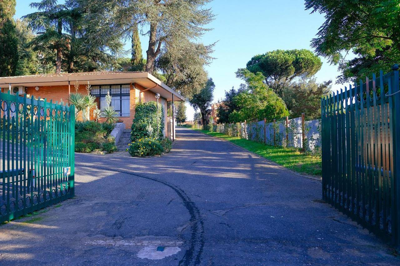 Single Room with Shared Bathroom in La Storta, Rome