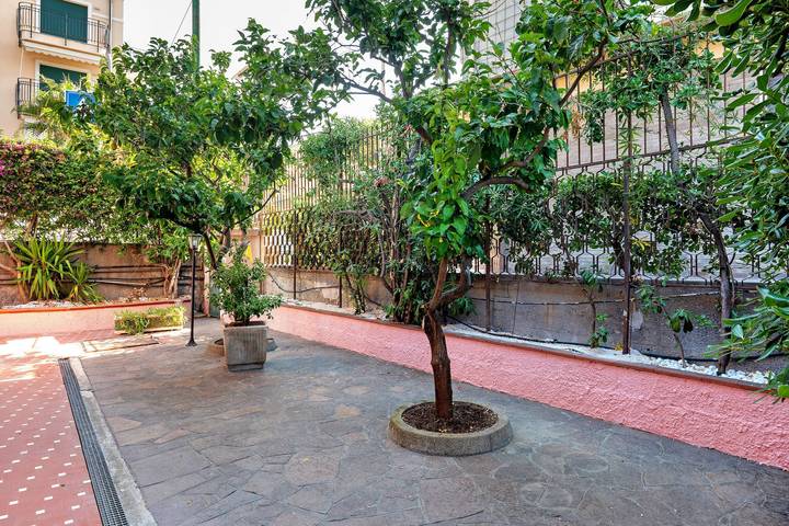 Stanza per 4 persone, con giardino - 1