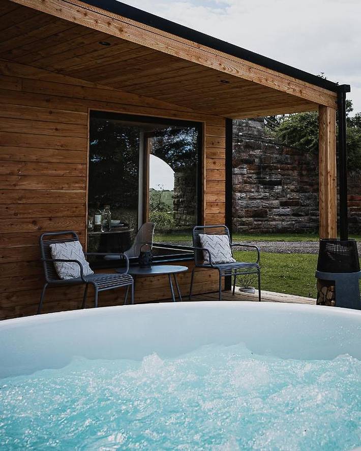 Villa for 2 people, with terrace and hot tub in Scotland