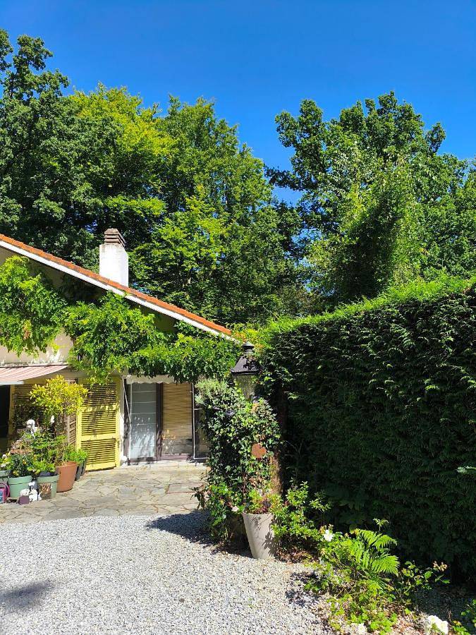 Chambre d’hôte pour 4 personnes, avec vue et jardin