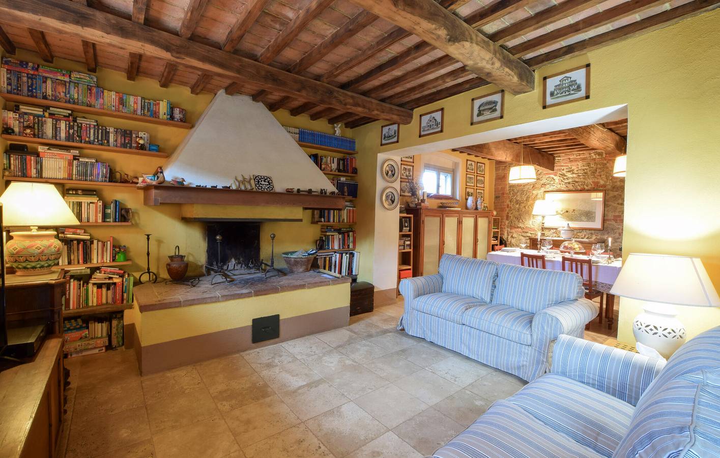 Luxus-Apartment mit Pool, WiFi & Parkplatz - in der Nähe der Bar Osteria La Pievina in Asciano, Siena Provinz