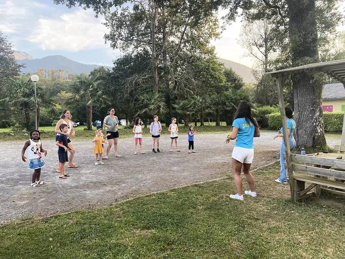 Camping pour 10 personnes, avec terrasse et piscine dans les Hautes-Pyrénées - 2