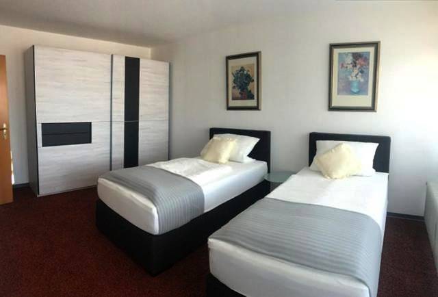 Hotel für 5 Personen, mit Balkon und Ausblick in Kürten - 4