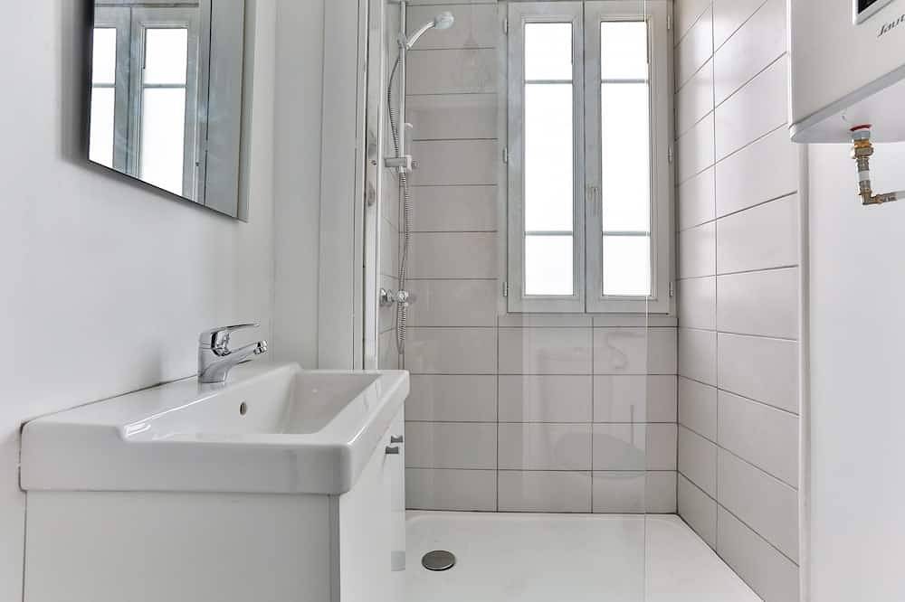 Apartamento entero, Acogedor estudio cerca de París y Disneyland Rer A in Neuilly-Plaisance, Sena-Saint Denis
