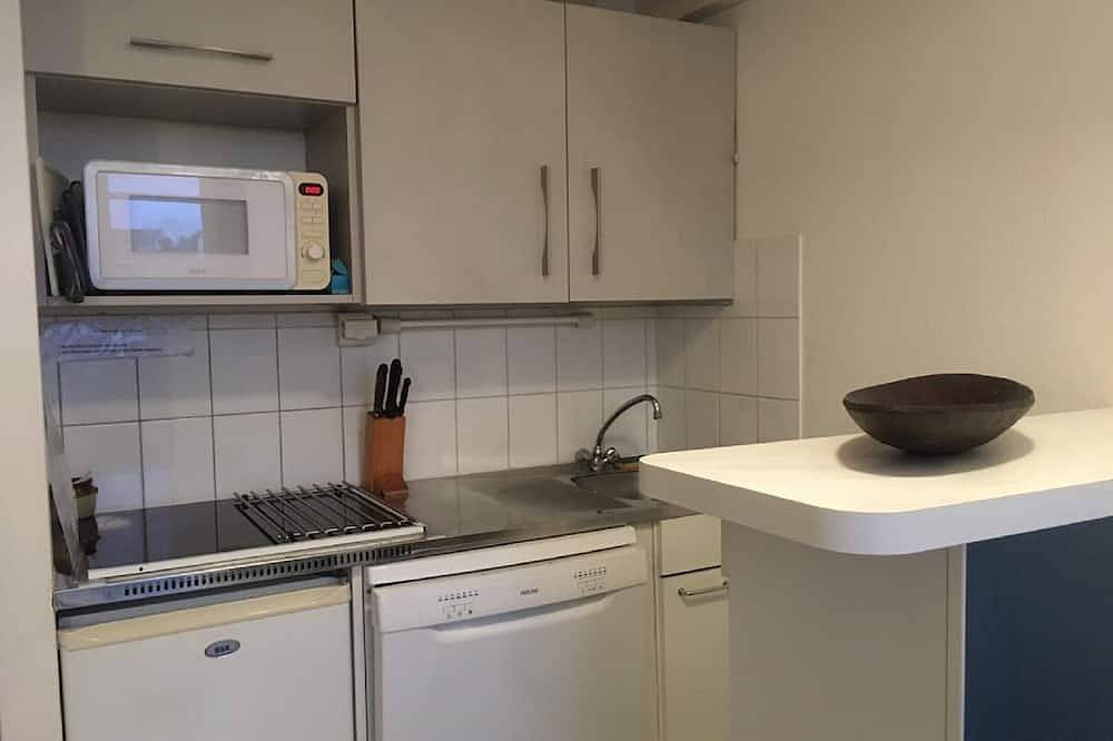 Entire apartment, Luxury Apartment/Resid With Swimming Pool, Beach 100M Away in La Couarde-sur-Mer, Ile de Re
