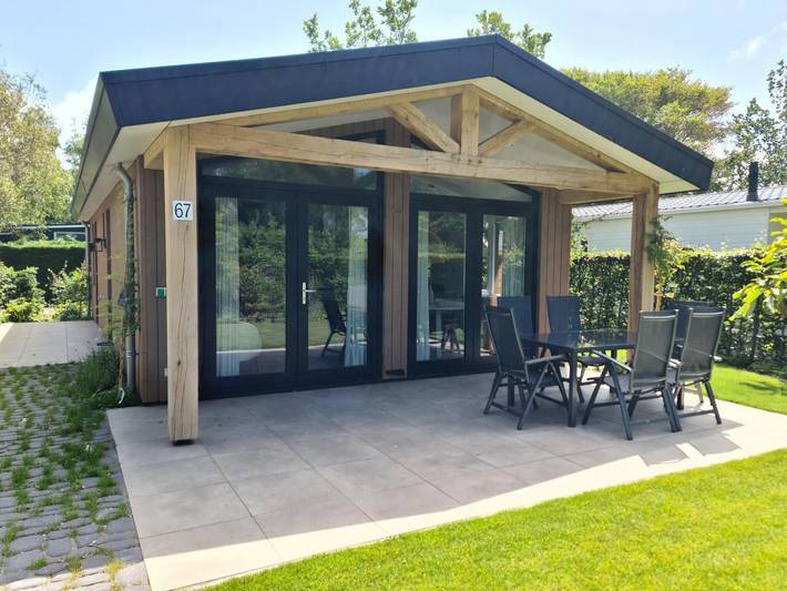 Bungalow voor 6 personen, with Balkon/Terras and Terras as well as Tuin in Castricum