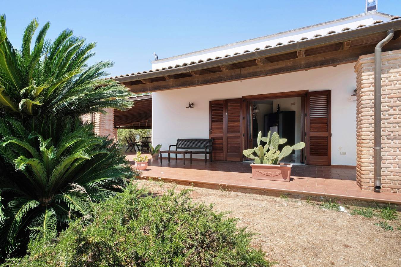 Villa 'Degli Ulivi' con Giardino Privato in Avetrana, Golfo di Taranto