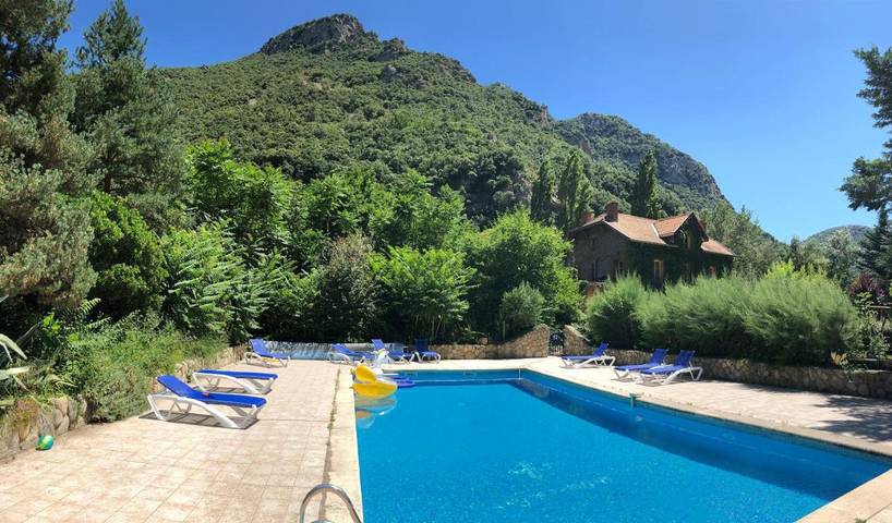 Chambre d’hôte pour 2 personnes, avec Terrasse et Jardin ainsi que Piscine et Vue