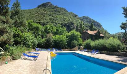 Chambre d’hôte pour 2 personnes, avec piscine ainsi que vue et jardin à Fuilla