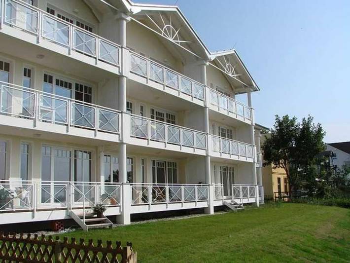 Villa für 2 Personen, mit Terrasse und Ausblick sowie Seeblick auf Rügen - 2