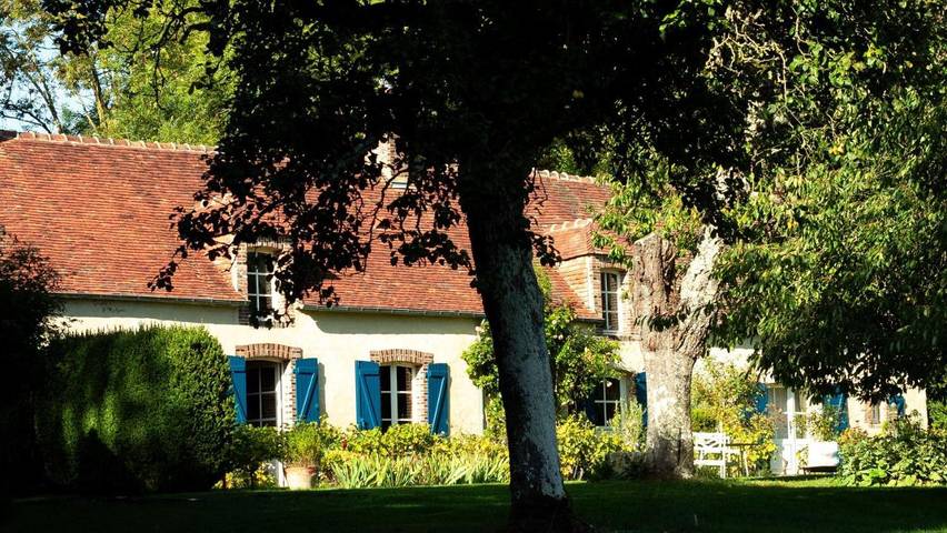 Chambre d’hôte pour 2 personnes, avec vue et jardin, animaux acceptés dans La Genevraie