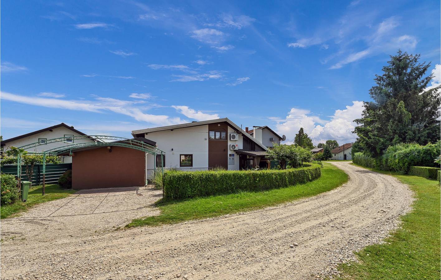 Gezellig vakantiehuisje met 1 slaapkamer bij het Šoderica-meer, met terras en barbecue in Koprivnica-Krizevci