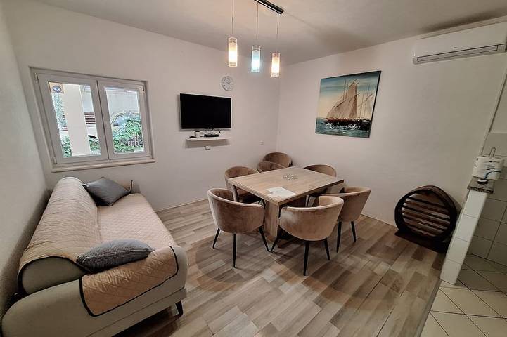 Appartement entier, Appartement avec jacuzzi extérieur, proche de la vieille ville in Trogir, Split-Dalmatie