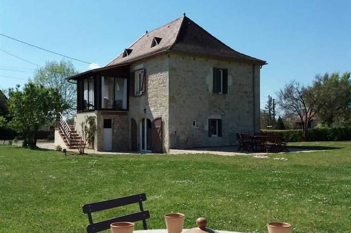 Location de vacances pour 6 personnes, avec jardin à Condat (Lot)