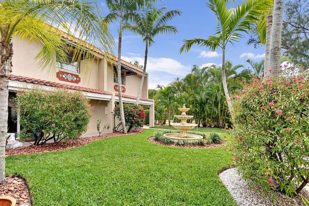 Luxury Villa \"Lighthouse\" Across from the Beach in Sanibel, Sanibel Island
