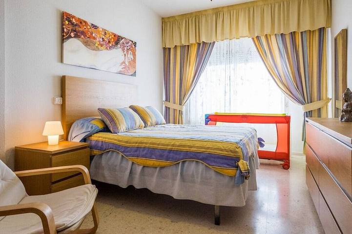 Entire apartment, Beachfront, Pool, Wifi, Heating, Family, 6 People, Spacious in Los Pinos (Almunecar), Almuñecar