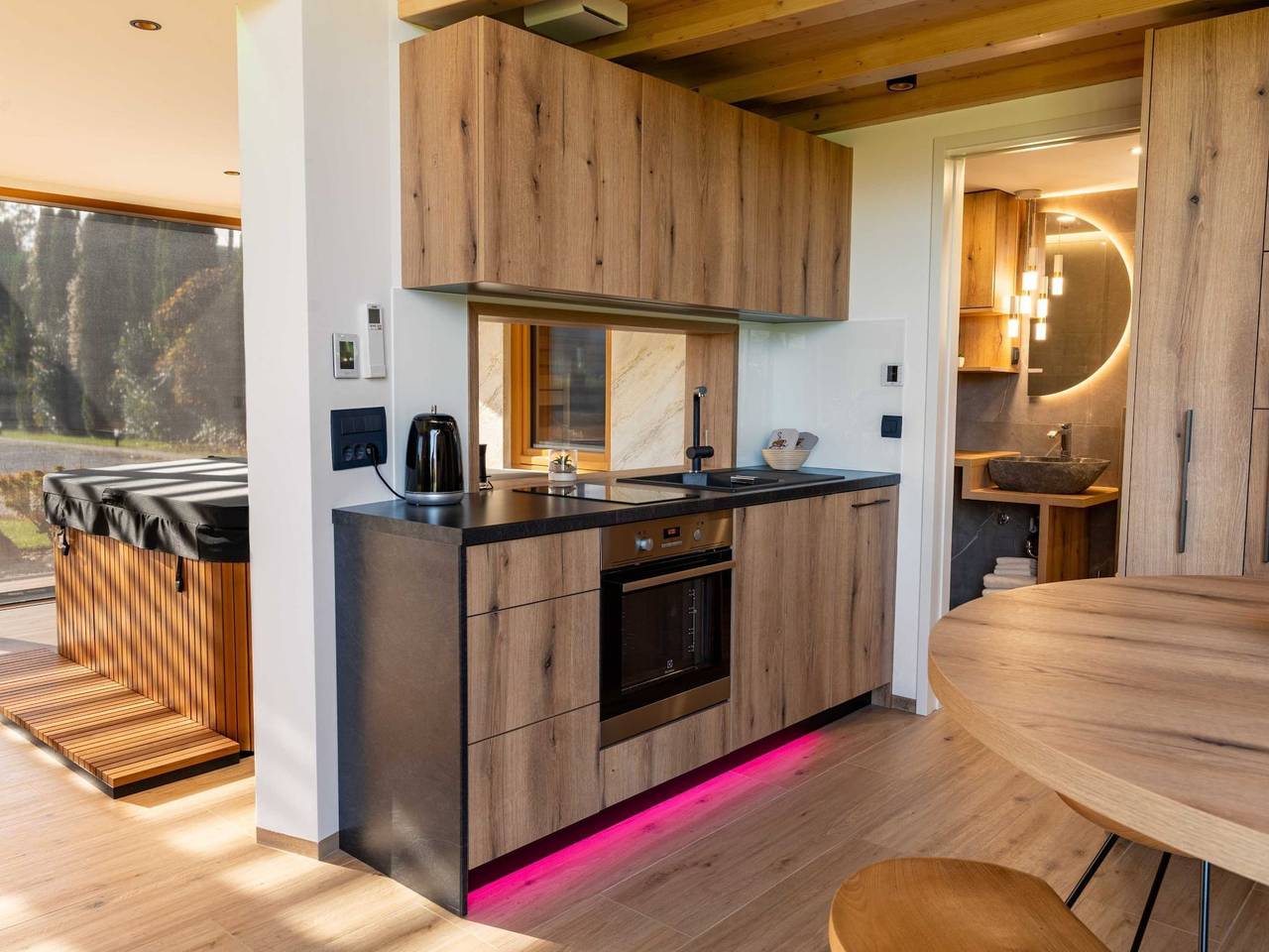 Elegant Warm Bliss Hideaway Escape Lodge - Holiday Home with Hot-Tub and Sauna in Oberkrain