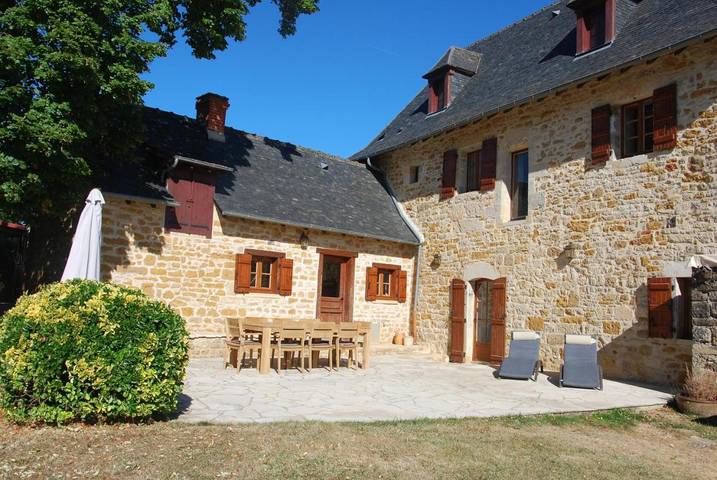 Location de vacances pour 8 personnes, avec Balcon et Terrasse ainsi que Jardin et Piscine dans Les Coteaux Périgourdins - 4