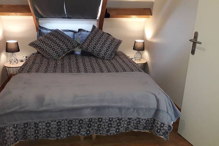 Location de vacances pour 4 personnes, avec terrasse et jardin, animaux acceptés à Ploumagoar - 2