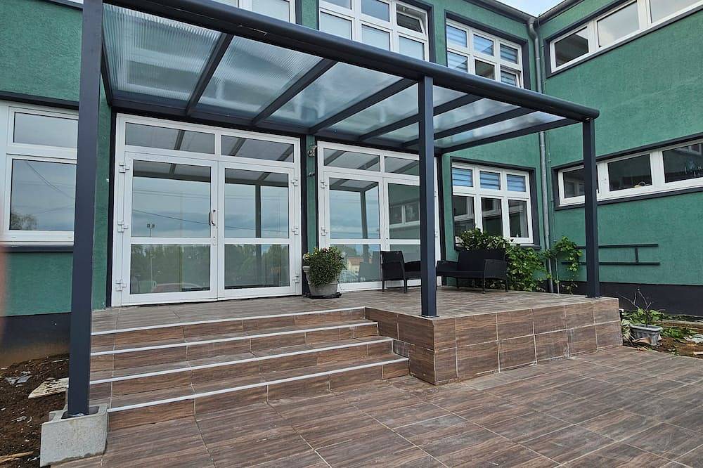 Ganze Wohnung, Ferienwohnung Civrilli 2 direkt an der B91 in Teuchern, Saale-Unstrut