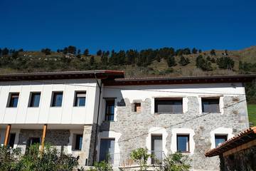 Casa rural para 4 personas, con jardín en Ampuero 