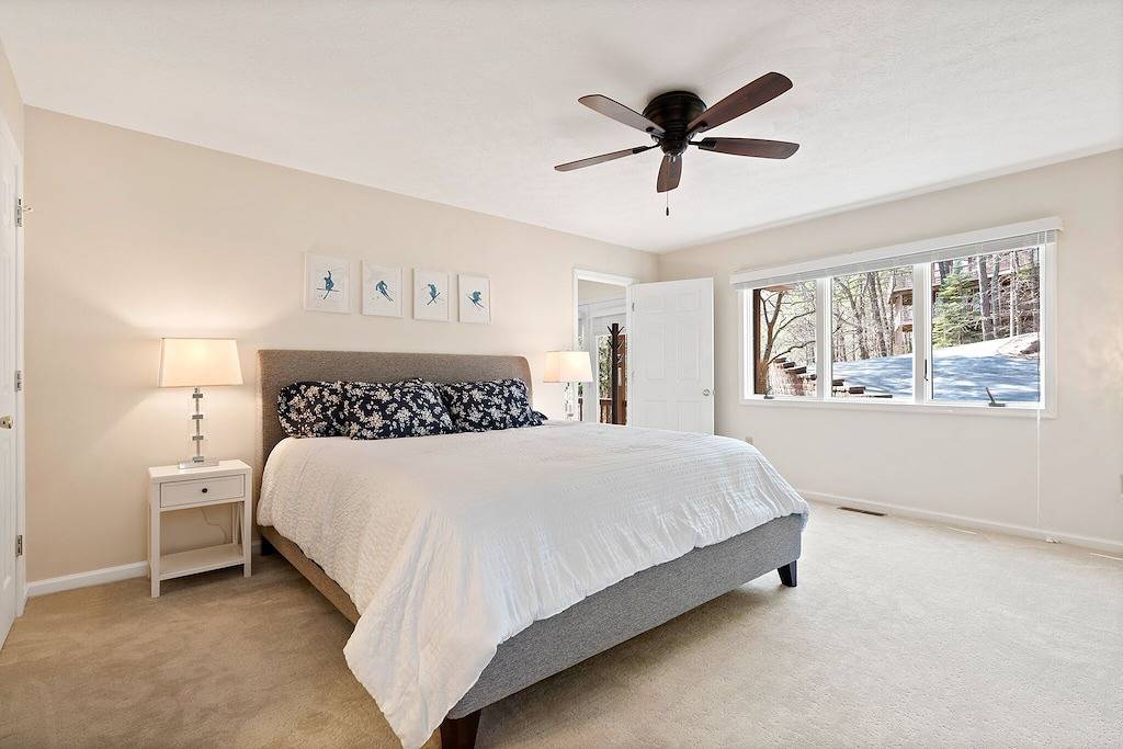 Hidden Haven - Kids friendly home, Great Location, Extended Deck, Outdoor Dining in Massanutten, Blue Ridge Mountains