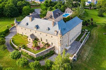 Hôtel pour 2 personnes, avec jardin et jacuzzi ainsi que piscine et sauna, animaux acceptés à Saint-Geniez-d'Olt