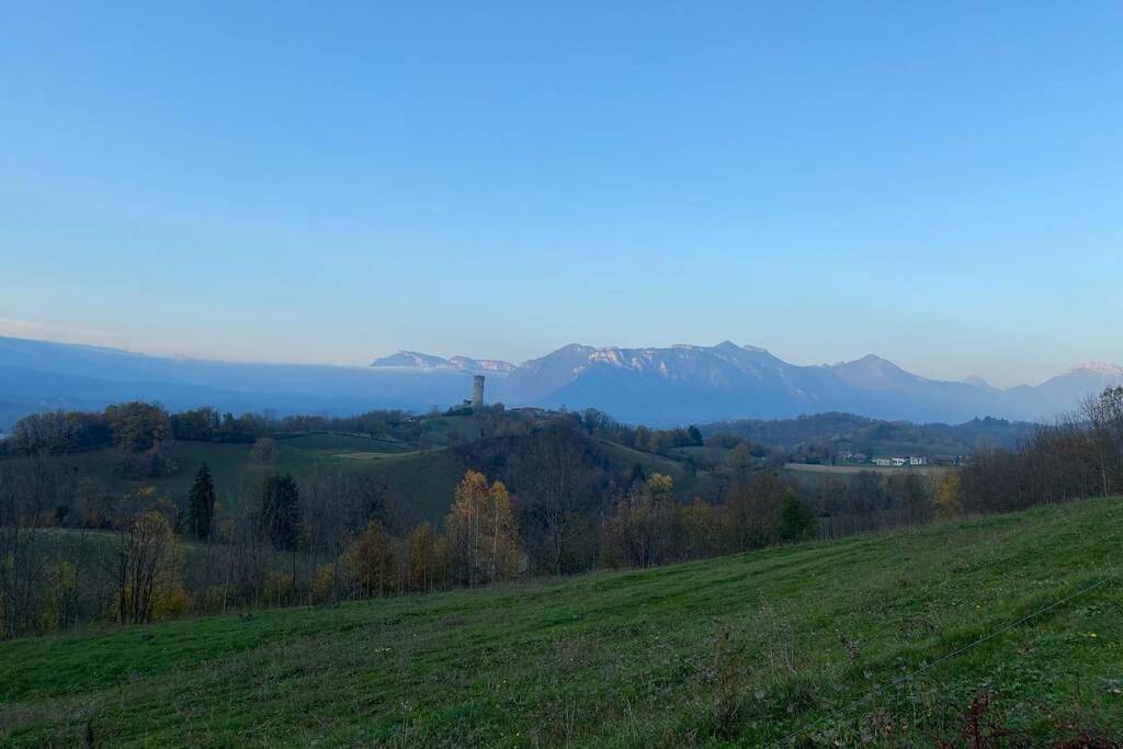 Appartement entier, Au calme avec vue magnifique à Saint Maximin in Pontcharra, Isère