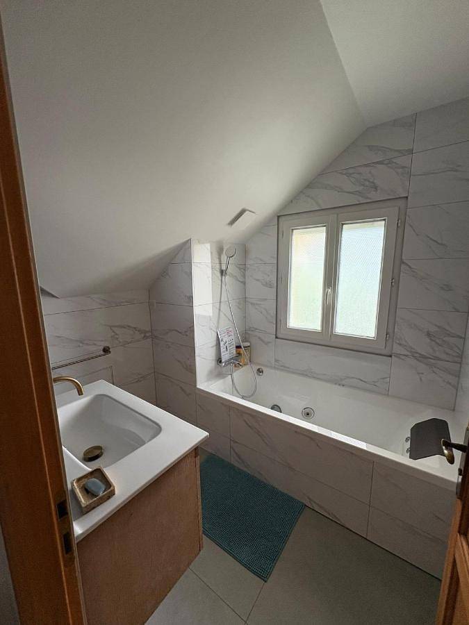 Gîte pour 4 personnes, avec Balcon et Jacuzzi dans Sonnaz - 3
