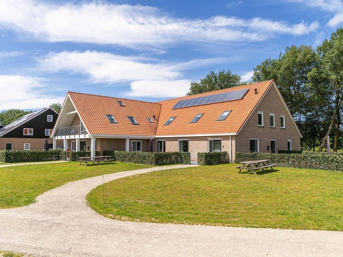 Eight-Bedroom Holiday Home in Nes, Westfriesische Inseln
