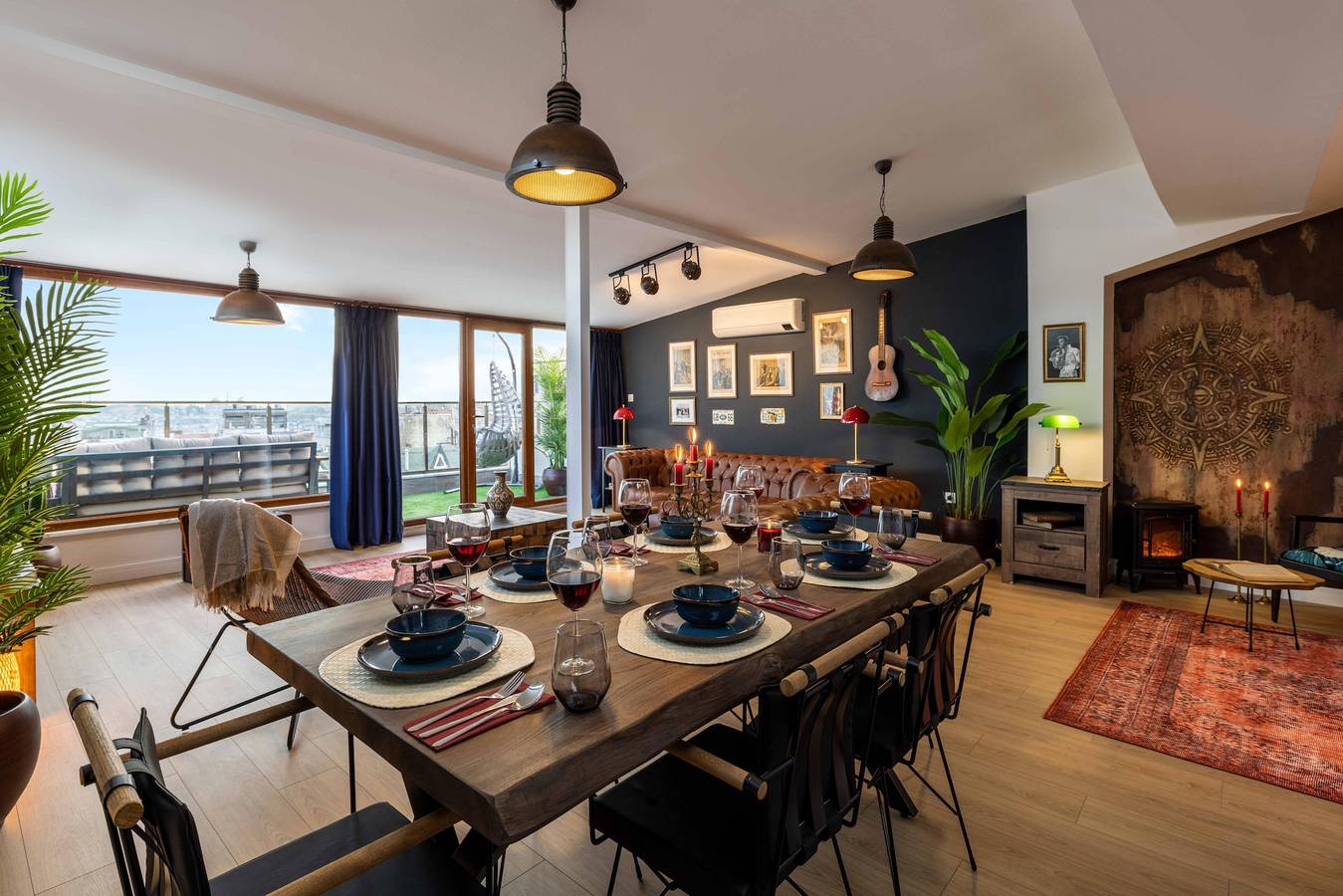 Geheel vakantieappartement, Bosphorus View Apt with 2 Terraces At Monnas Suite in Beyoğlu, Istanbul