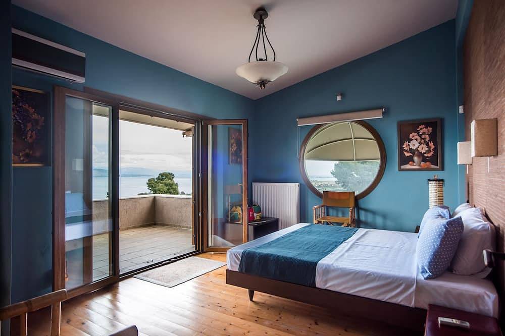 Villa Panorama mit Meerblick und Gemeinschaftspool in Achaia